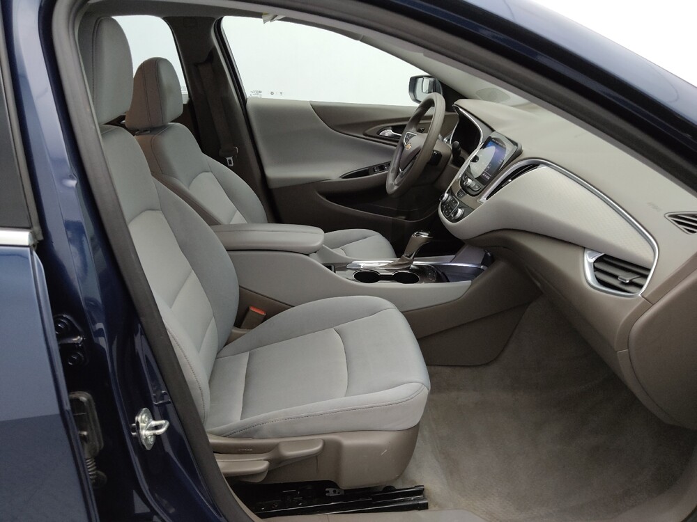 2020 Chevrolet Malibu in Independence, MO 64055 - 18137621 21