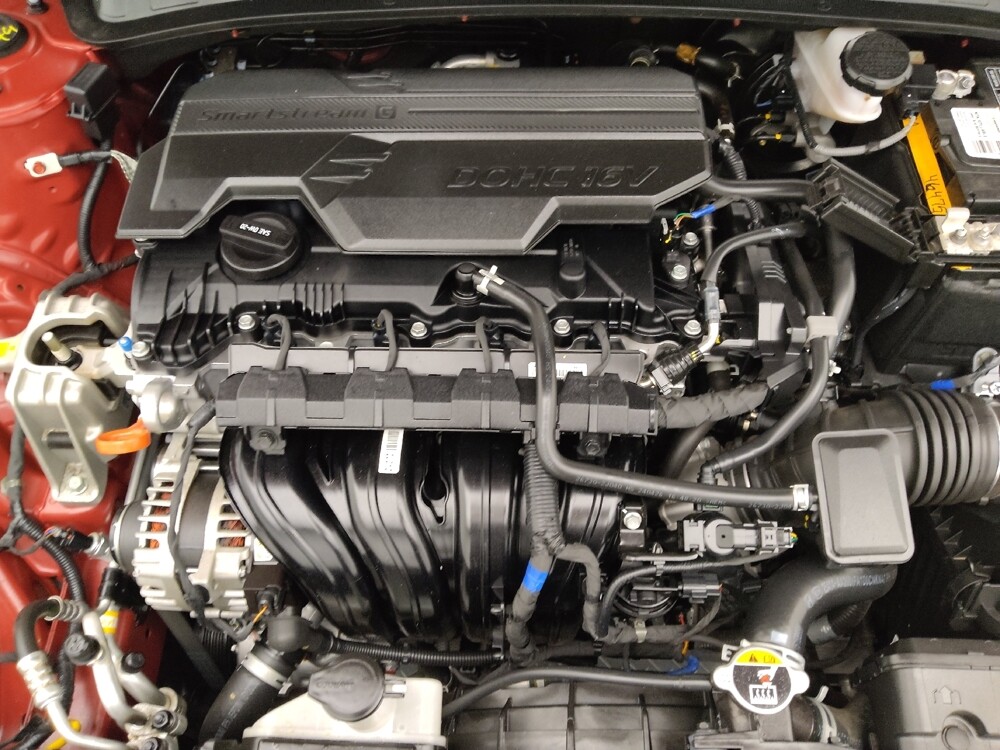 2024 Hyundai Elantra in Independence, MO 64055 - 18137623 30