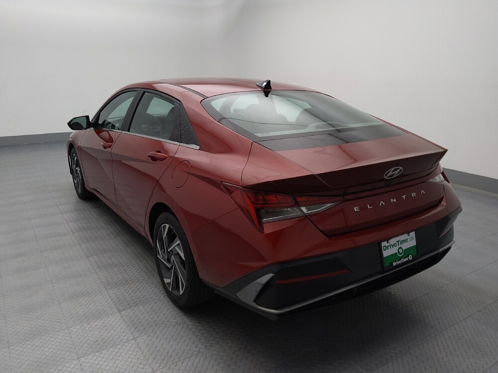 2024 Hyundai Elantra in Independence, MO 64055 - 18137623 5