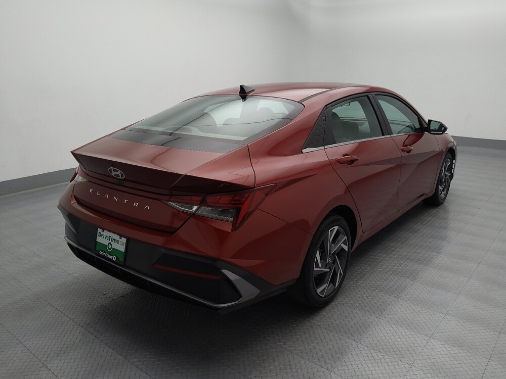 2024 Hyundai Elantra in Independence, MO 64055 - 18137623 9