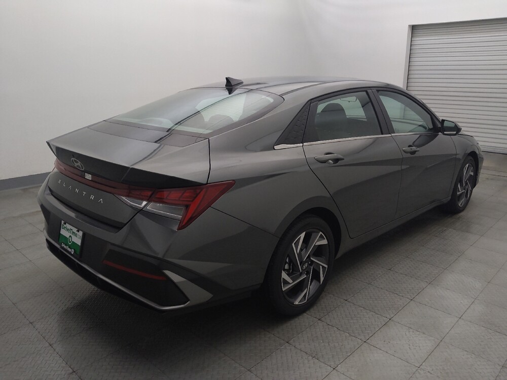 2025 Hyundai Elantra in Houston, TX 77034 - 18137632 9