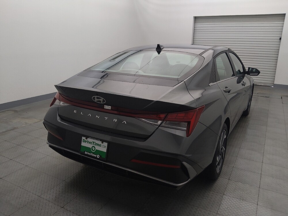 2025 Hyundai Elantra in Houston, TX 77034 - 18137632 7