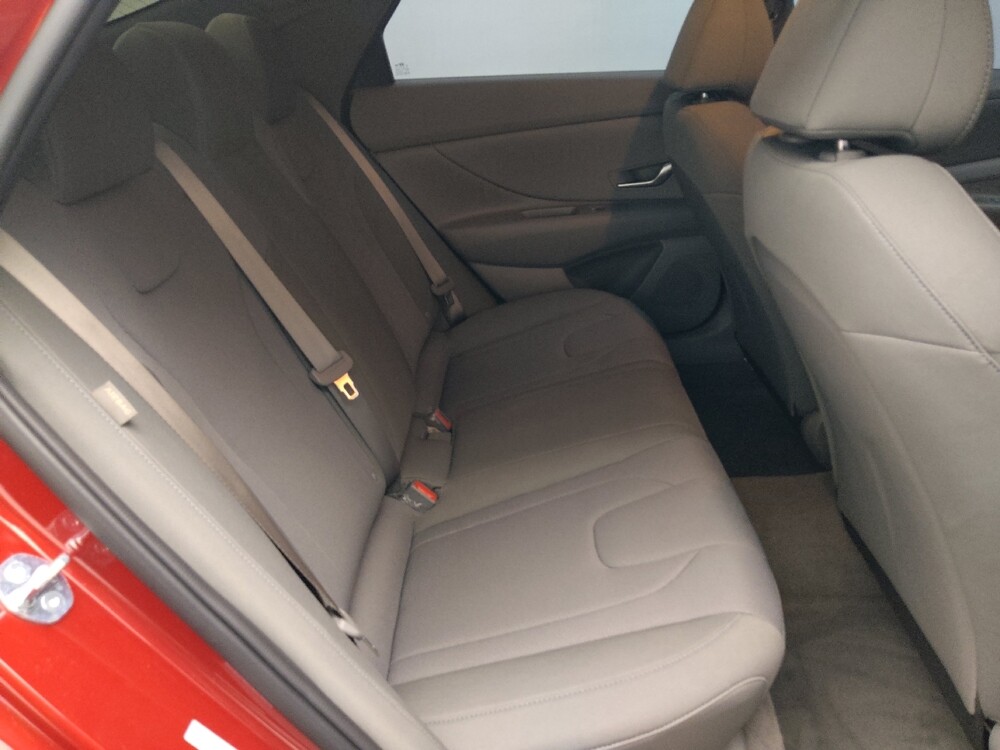 2025 Hyundai Elantra in Lauderdale Lakes, FL 33313 - 18137646 19