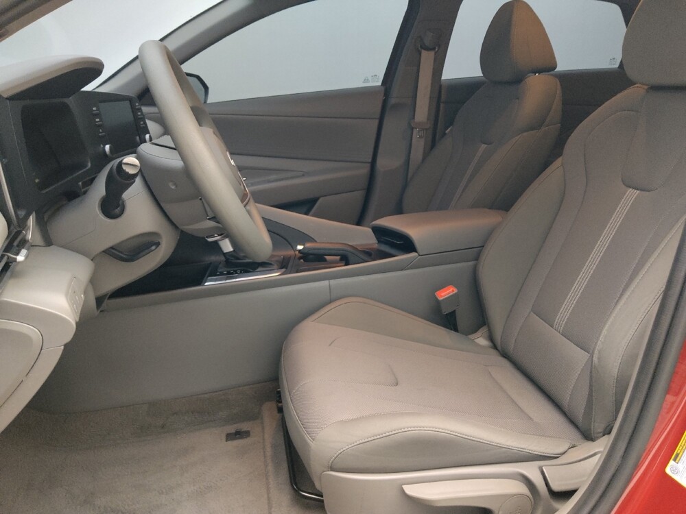 2025 Hyundai Elantra in Lauderdale Lakes, FL 33313 - 18137646 17