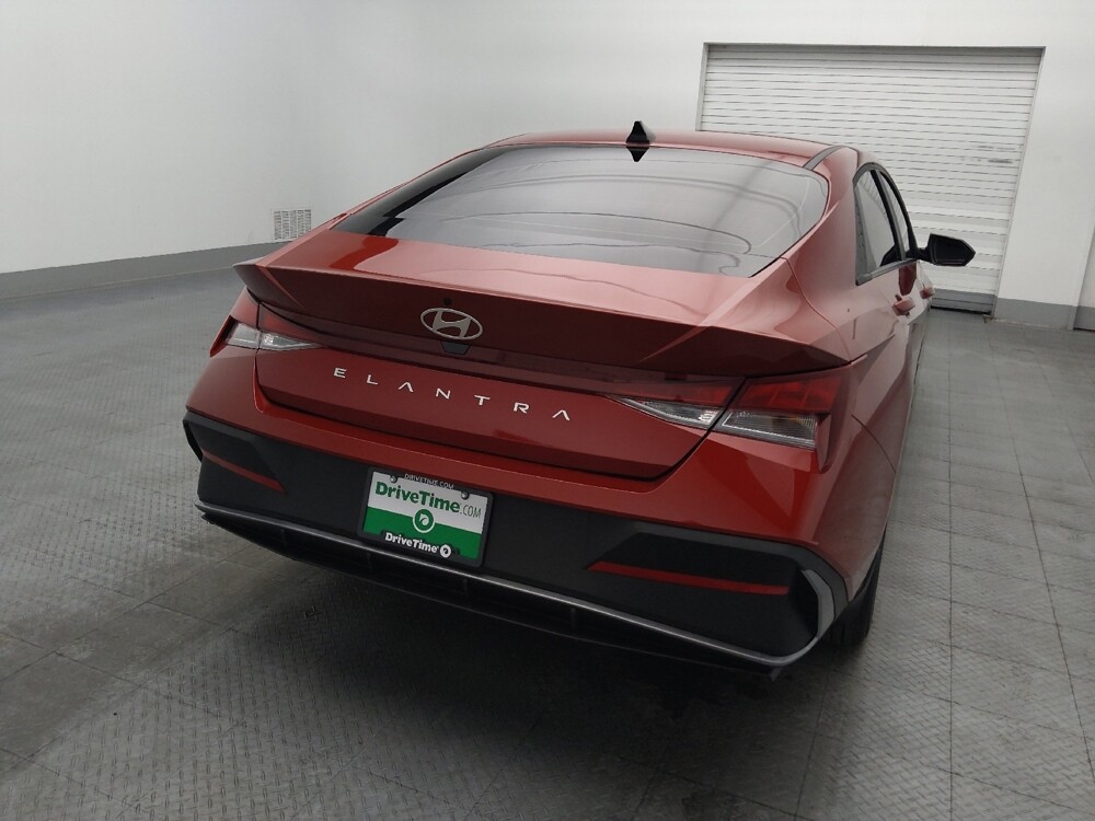 2025 Hyundai Elantra in Lauderdale Lakes, FL 33313 - 18137646 7