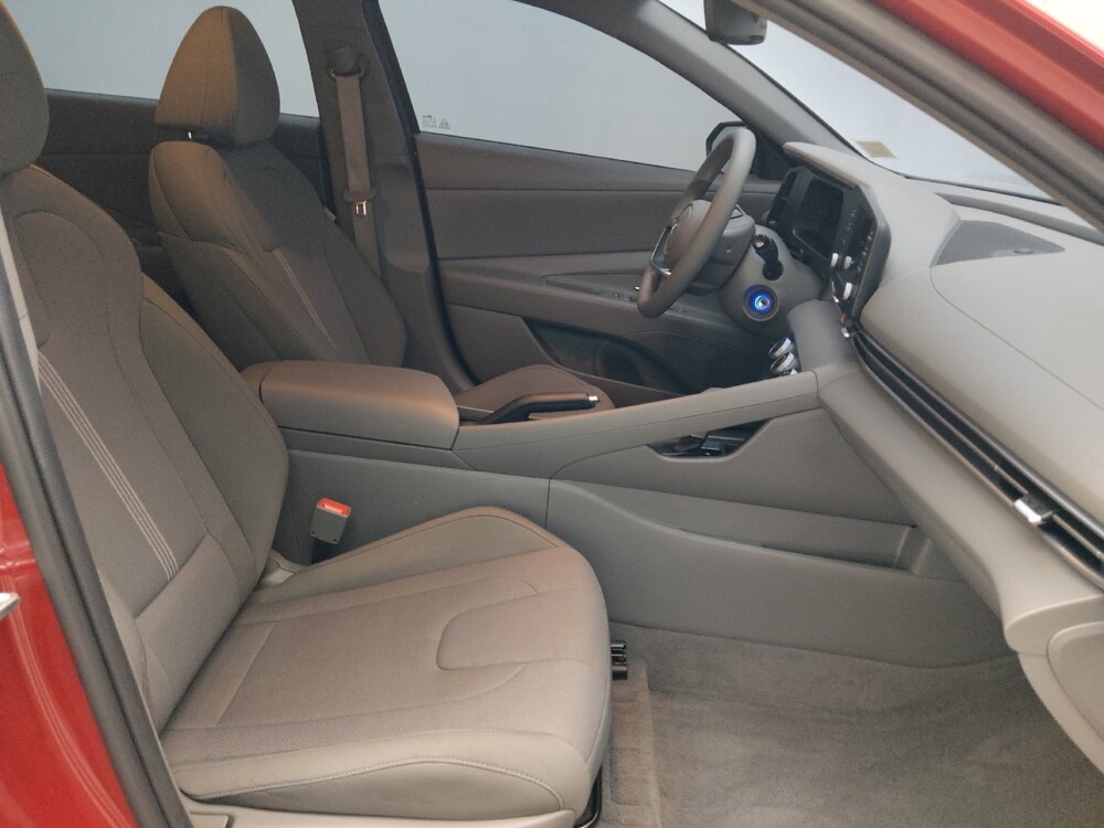2025 Hyundai Elantra in Lauderdale Lakes, FL 33313 - 18137646 21
