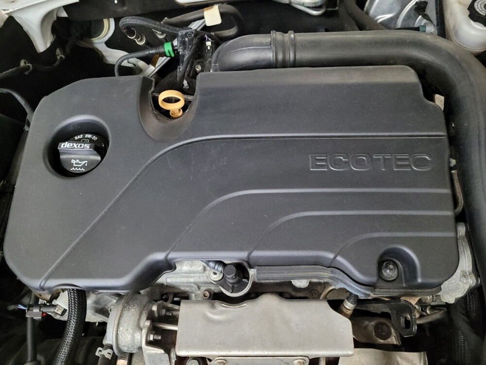 2019 Chevrolet Malibu in Richmond, VA 23235 - 18137659 30