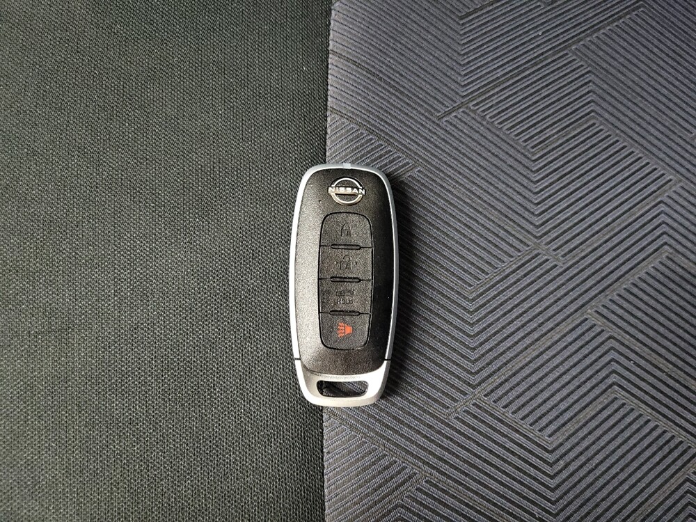 2025 Nissan Versa in Pittsburgh, PA 15236 - 18137670 32