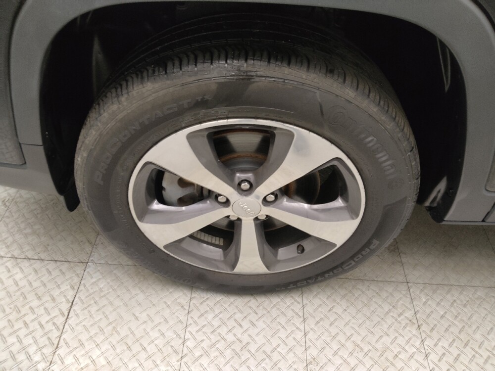 2020 Jeep Cherokee in Des Moines, IA 50310 - 18137690 31