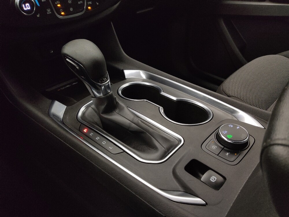 2022 Chevrolet Traverse in Springfield, MO 65807 - 18137701 26