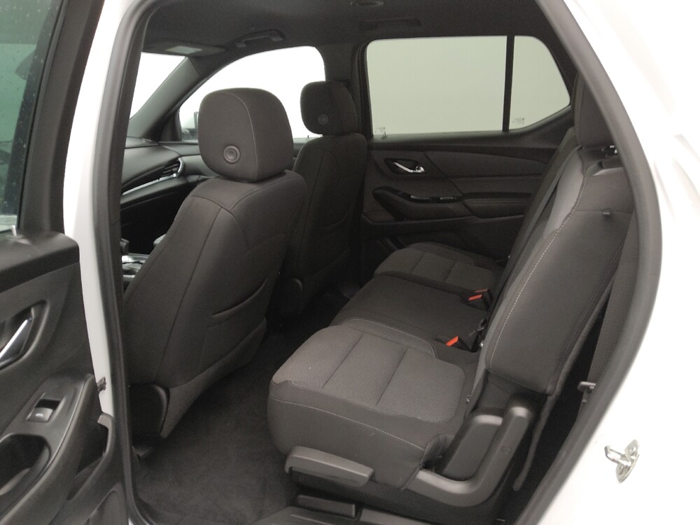 2022 Chevrolet Traverse in Springfield, MO 65807 - 18137701 18