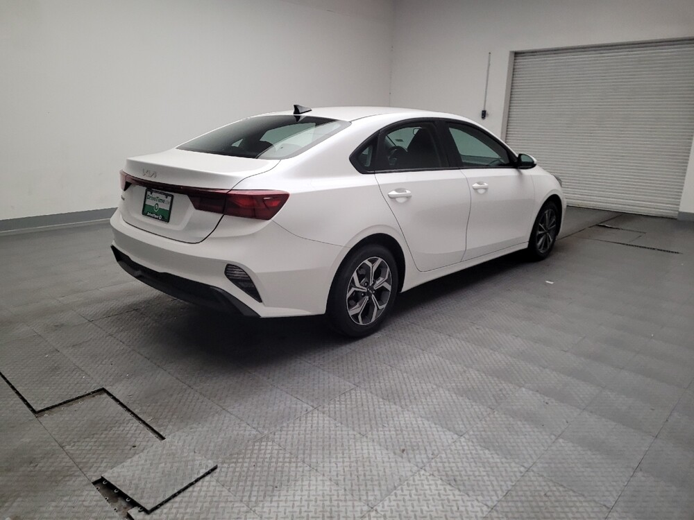2024 Kia Forte in Montclair, CA 91763 - 18137705 9
