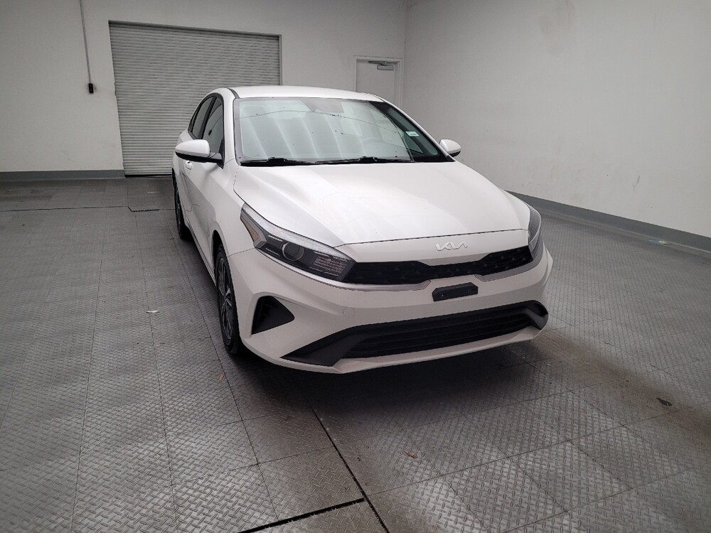 2024 Kia Forte in Montclair, CA 91763 - 18137705 14