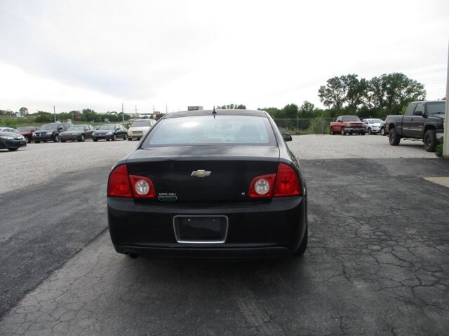 2008 Chevrolet Malibu in Oak Grove, MO 64075 - 18137721 6