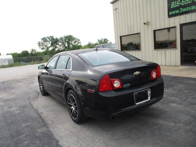 2008 Chevrolet Malibu in Oak Grove, MO 64075 - 18137721 7