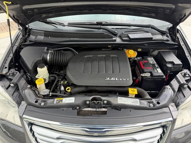 2016 Chrysler Town & Country in Knoxville, TN 37920 - 18137723 29