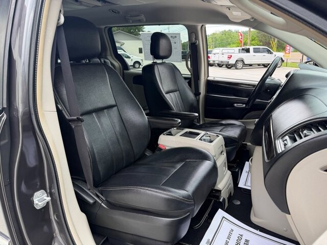 2016 Chrysler Town & Country in Knoxville, TN 37920 - 18137723 15