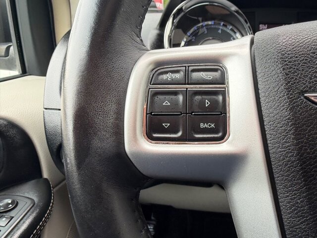 2016 Chrysler Town & Country in Knoxville, TN 37920 - 18137723 19