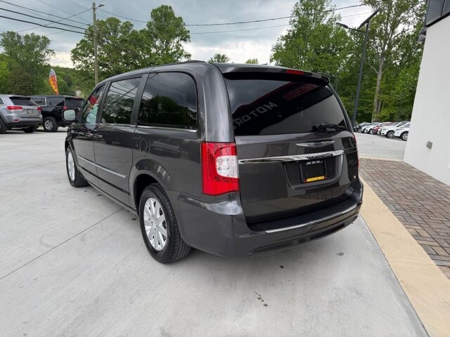 2016 Chrysler Town & Country in Knoxville, TN 37920 - 18137723 4