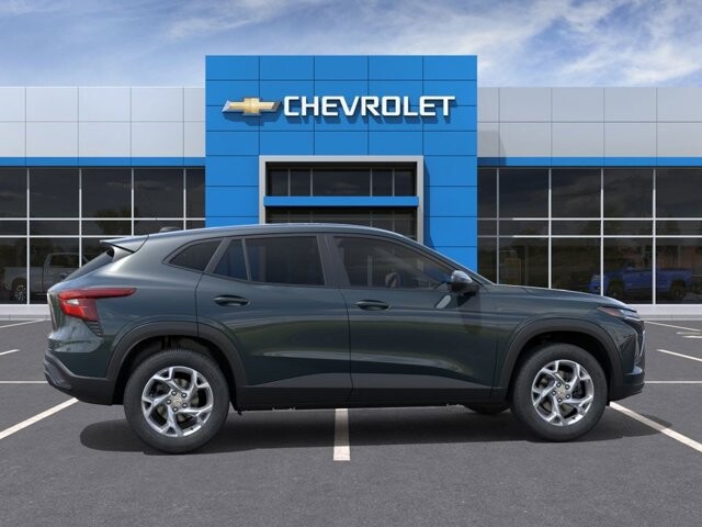 2026 Chevrolet Trax in Burlington, WI 53105 - 18137739 5
