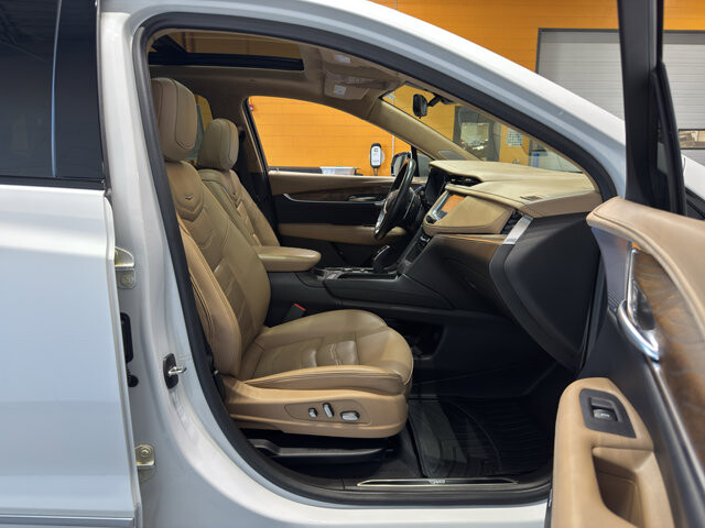 2023 Cadillac XT5 in Burlington, WI 53105 - 18137747 18