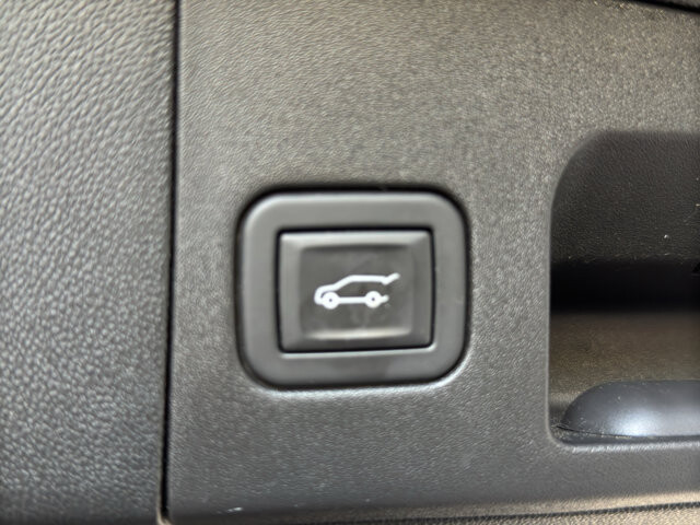 2023 Cadillac XT5 in Burlington, WI 53105 - 18137747 21