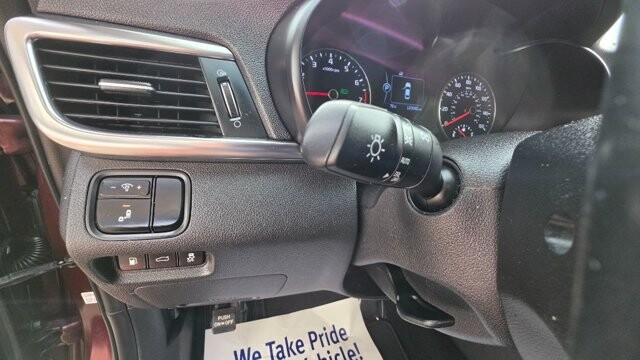 2018 Kia Optima in Cartersville, GA 30120 - 18137781 11