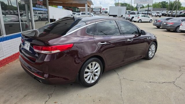 2018 Kia Optima in Cartersville, GA 30120 - 18137781 3