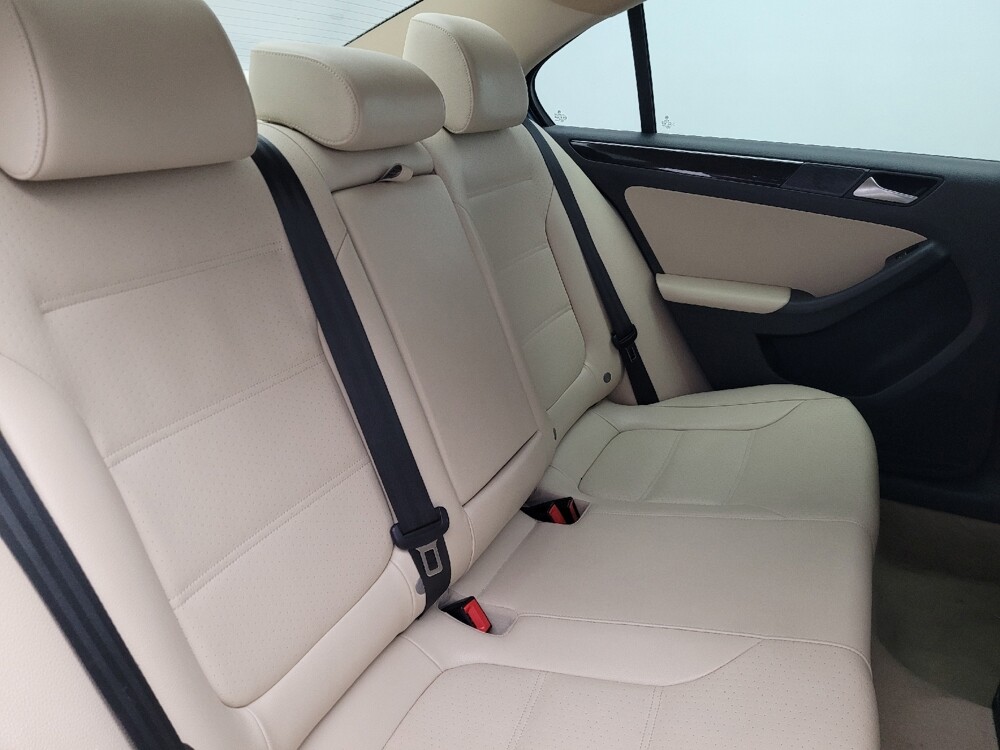 2016 Volkswagen Jetta in Orlando, FL 32808 - 18137782 19