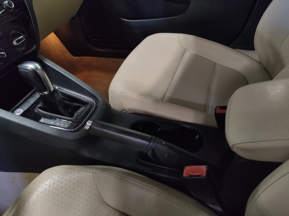 2016 Volkswagen Jetta in Orlando, FL 32808 - 18137782 26