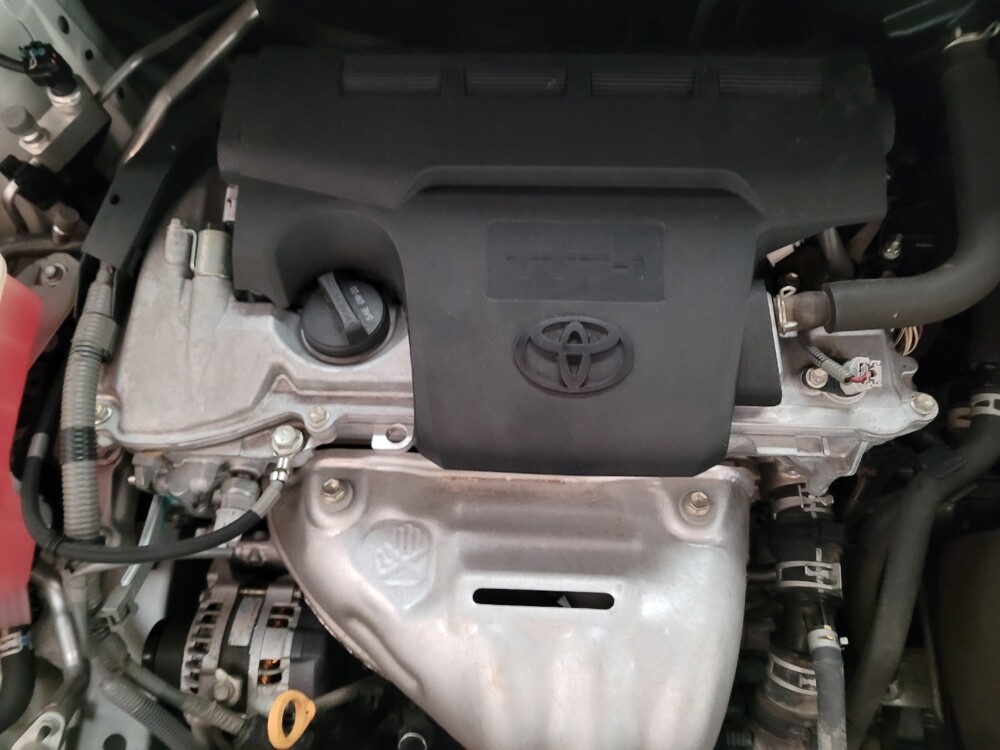 2018 Toyota RAV4 in Downey, CA 90241 - 18137785 30