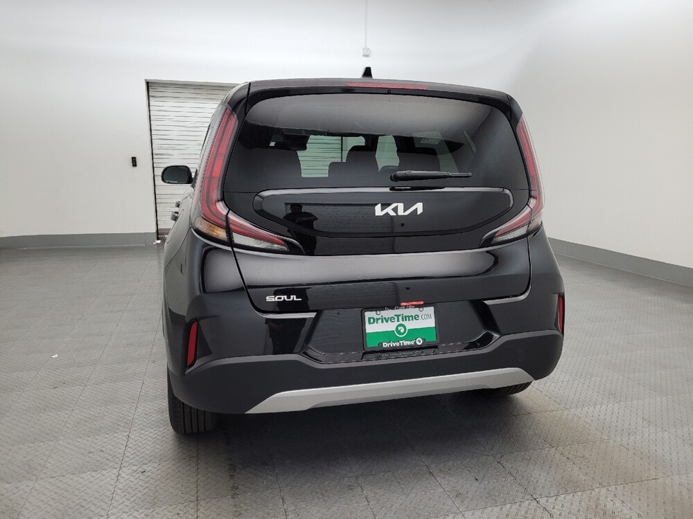 2025 Kia Soul in Phoenix, AZ 85015 - 18137854 6