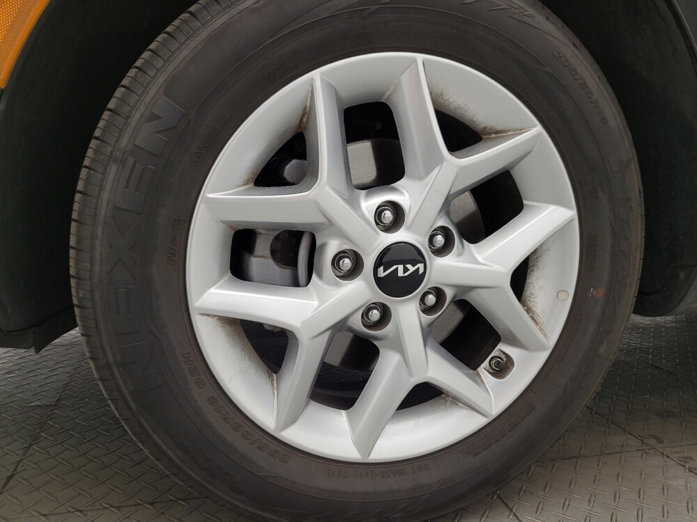 2025 Kia Soul in Phoenix, AZ 85015 - 18137854 31