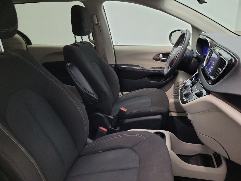 2022 Chrysler Voyager in Tucson, AZ 85705 - 18137856 21