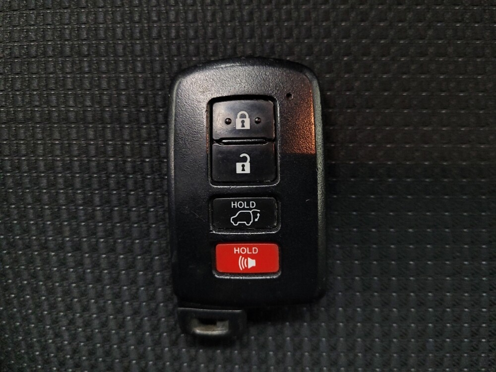 2018 Toyota RAV4 in Las Vegas, NV 89104 - 18137878 32