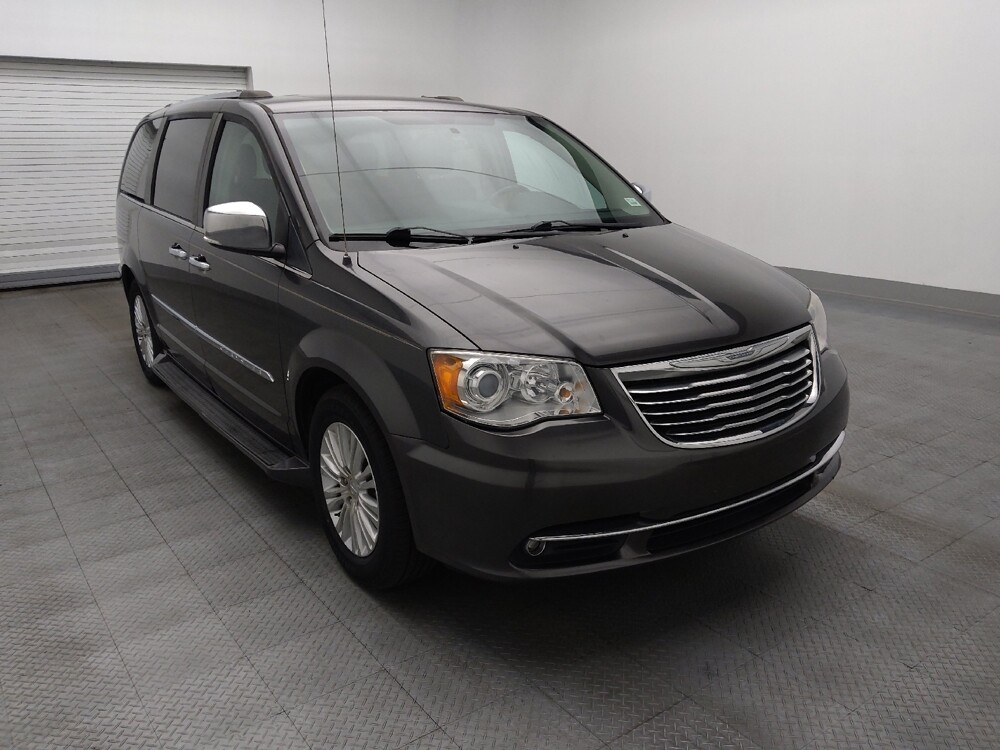 2015 Chrysler Town & Country in Gainesville, FL 32609 - 18137892 13