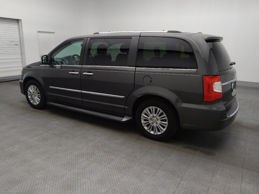 2015 Chrysler Town & Country in Gainesville, FL 32609 - 18137892 3