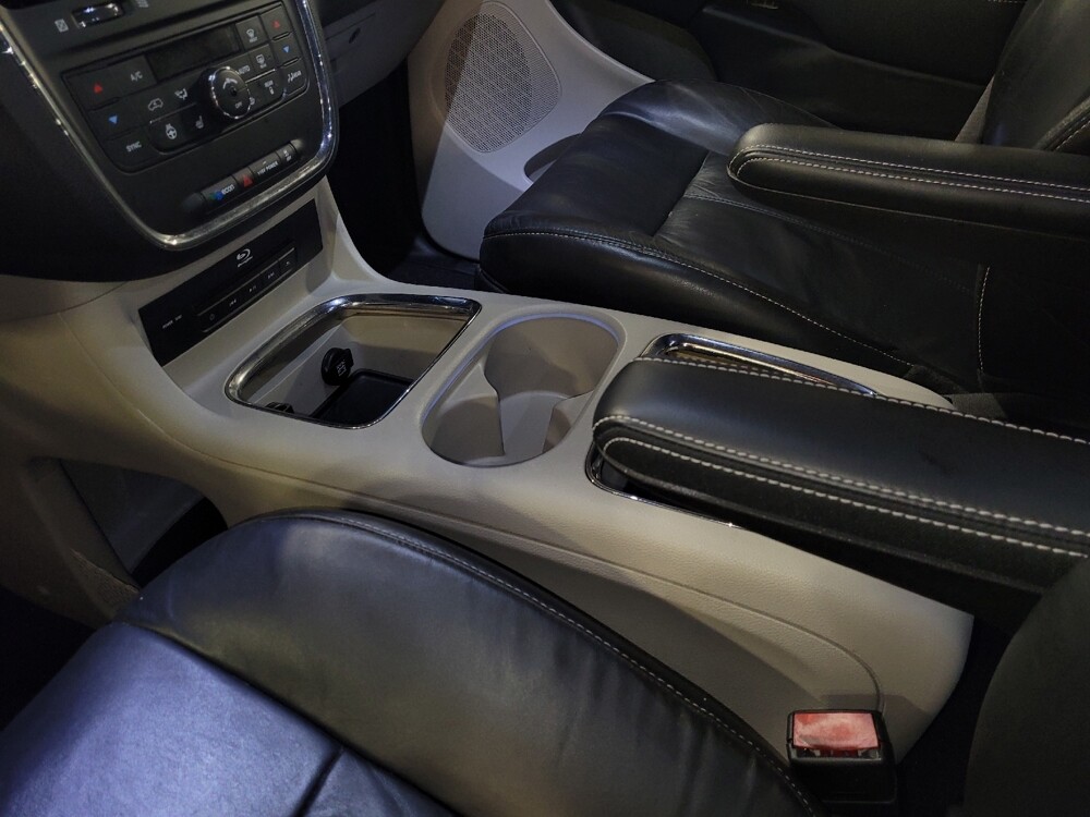 2015 Chrysler Town & Country in Gainesville, FL 32609 - 18137892 26