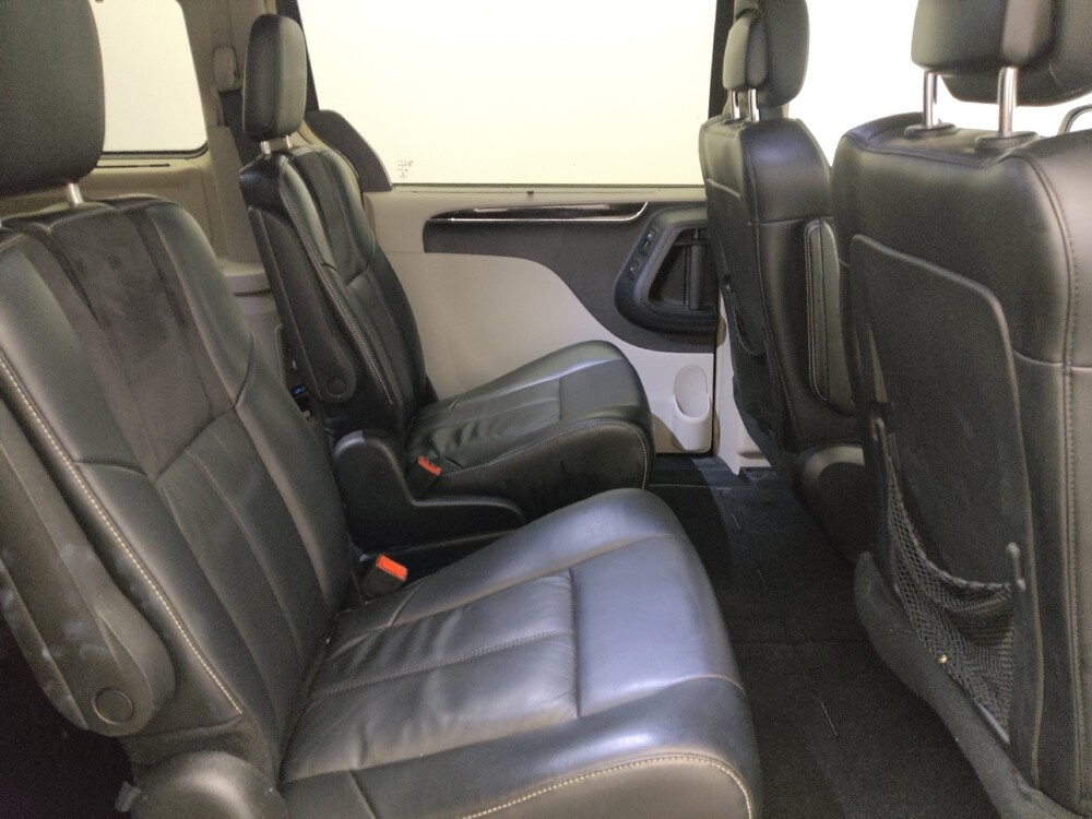 2015 Chrysler Town & Country in Gainesville, FL 32609 - 18137892 19