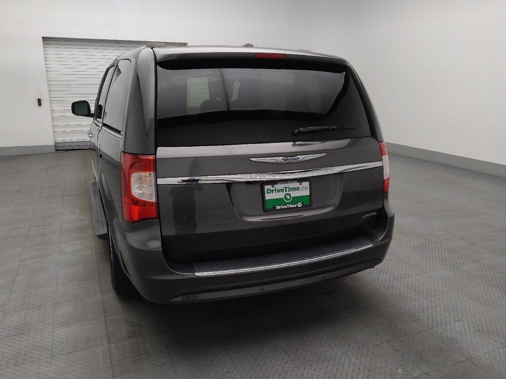 2015 Chrysler Town & Country in Gainesville, FL 32609 - 18137892 6