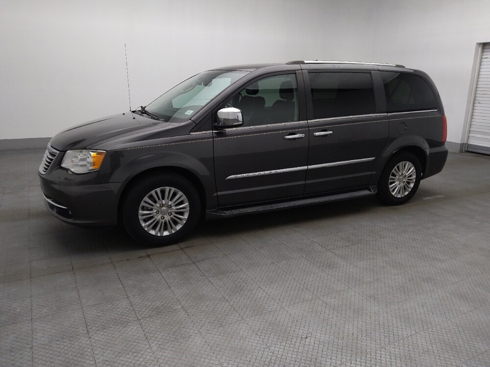 2015 Chrysler Town & Country in Gainesville, FL 32609 - 18137892 2