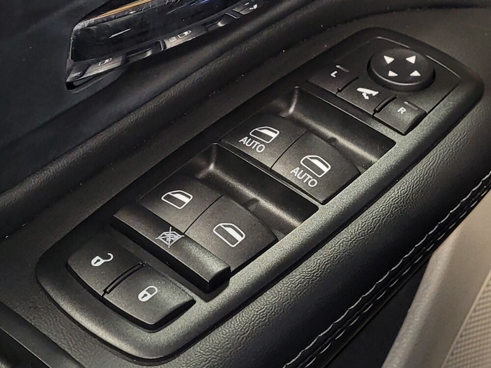 2015 Chrysler Town & Country in Gainesville, FL 32609 - 18137892 27