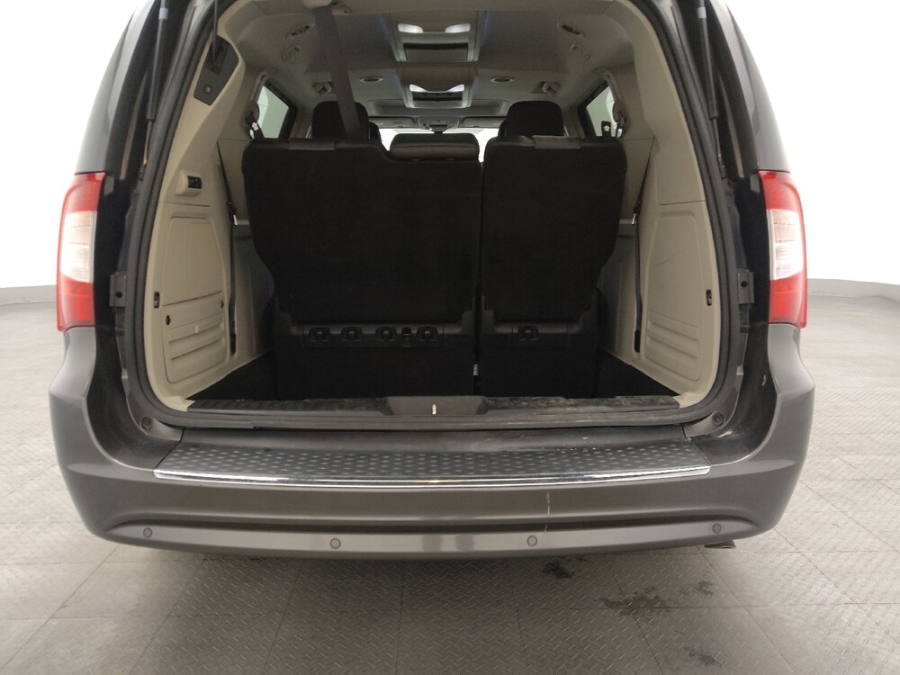 2015 Chrysler Town & Country in Gainesville, FL 32609 - 18137892 29