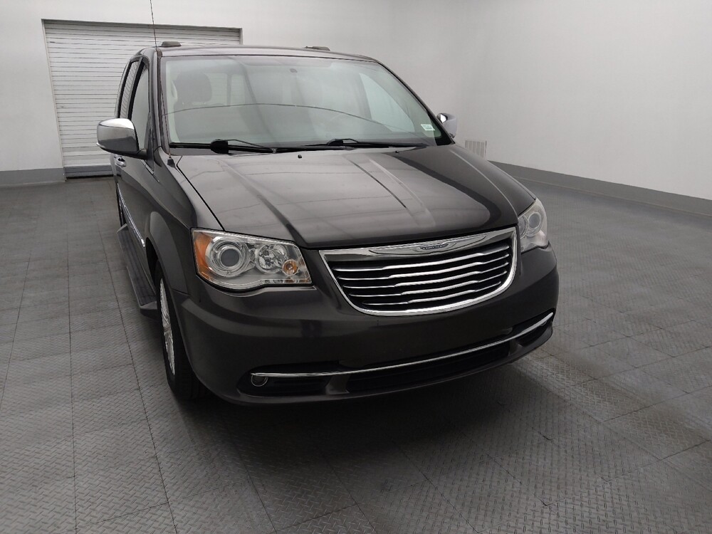 2015 Chrysler Town & Country in Gainesville, FL 32609 - 18137892 14
