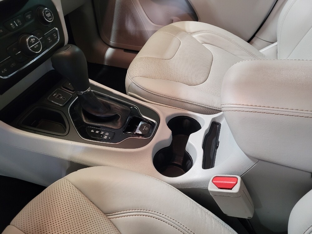 2020 Jeep Cherokee in Lauderdale Lakes, FL 33313 - 18137899 26