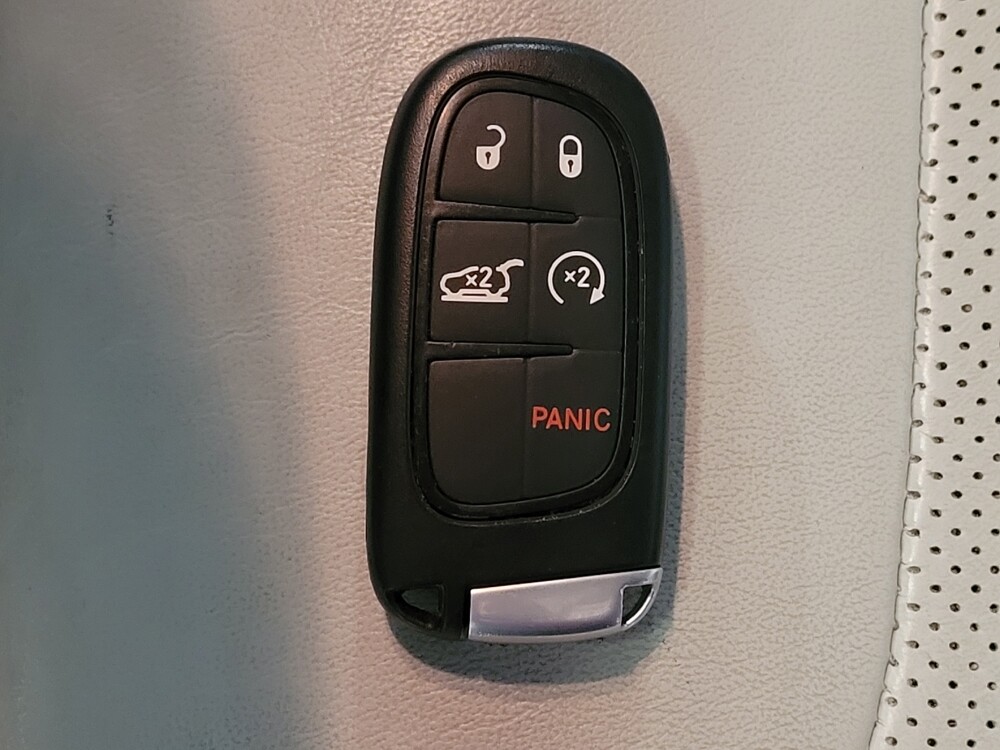 2020 Jeep Cherokee in Lauderdale Lakes, FL 33313 - 18137899 32