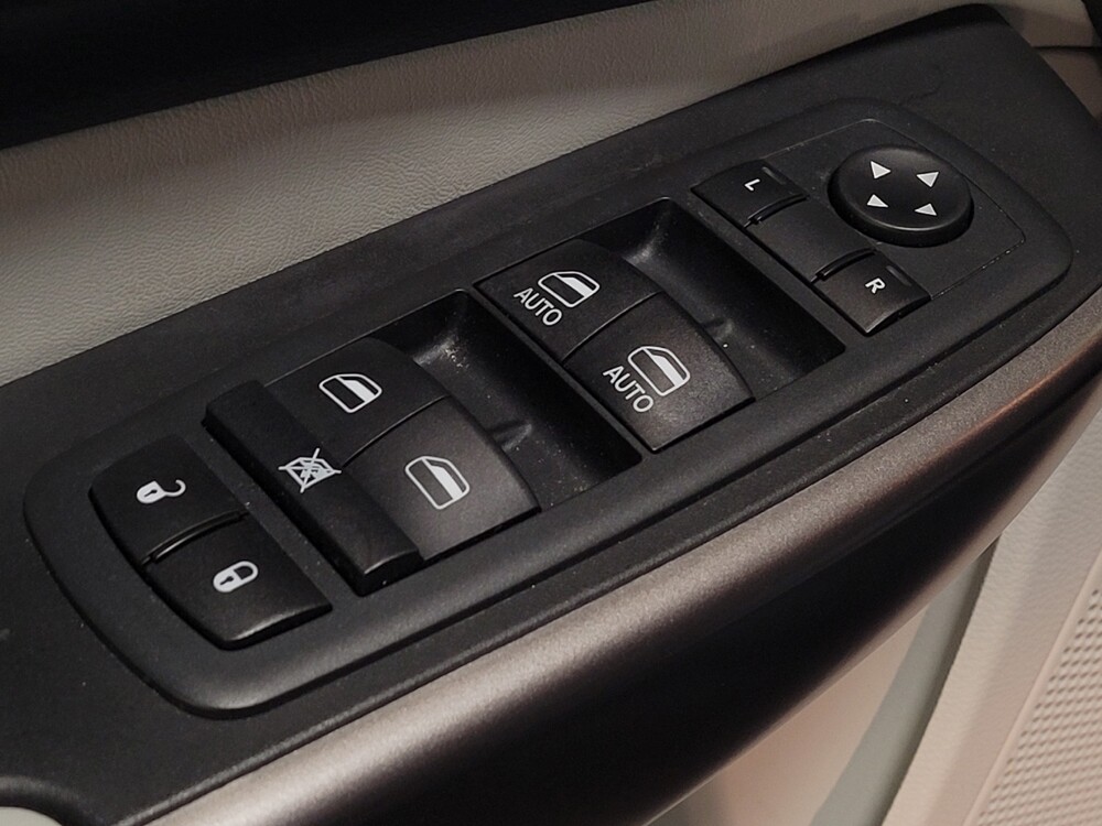 2020 Jeep Cherokee in Lauderdale Lakes, FL 33313 - 18137899 27