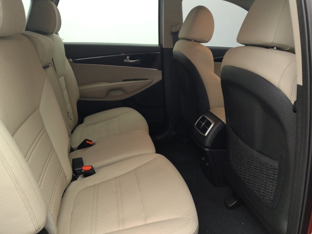 2019 Kia Sorento in Orlando, FL 32808 - 18137911 19
