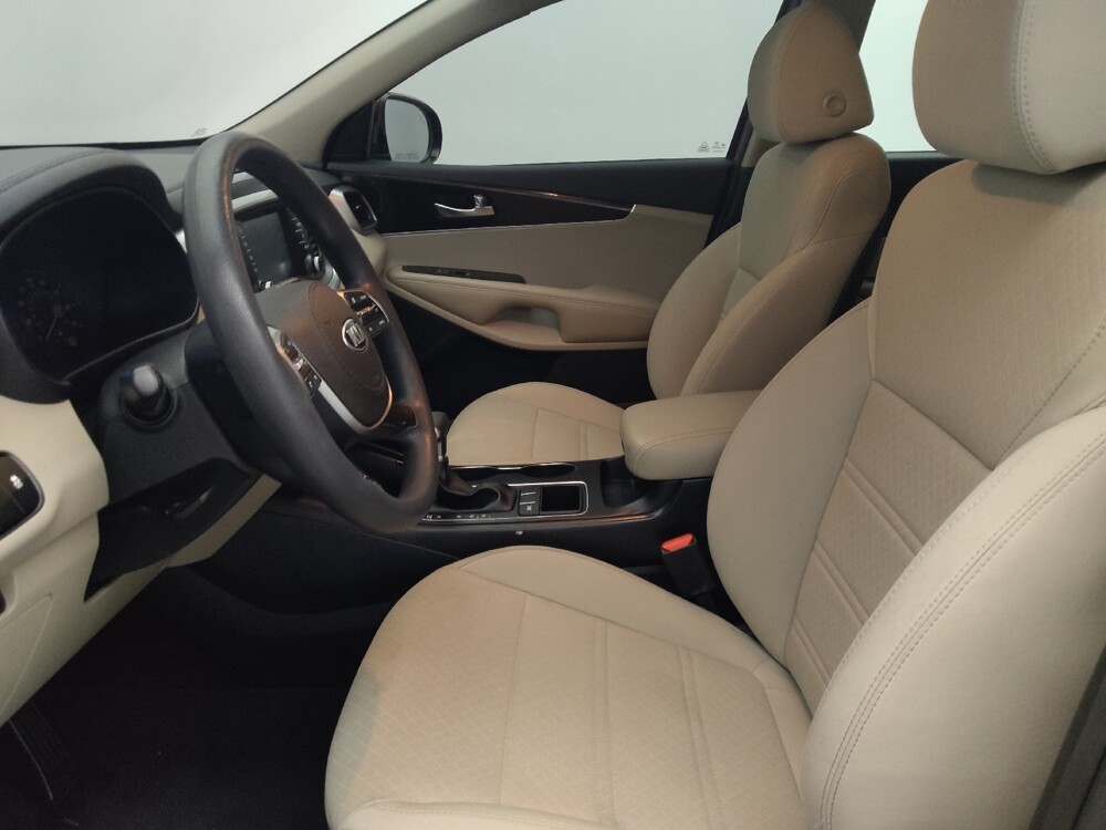 2019 Kia Sorento in Orlando, FL 32808 - 18137911 17