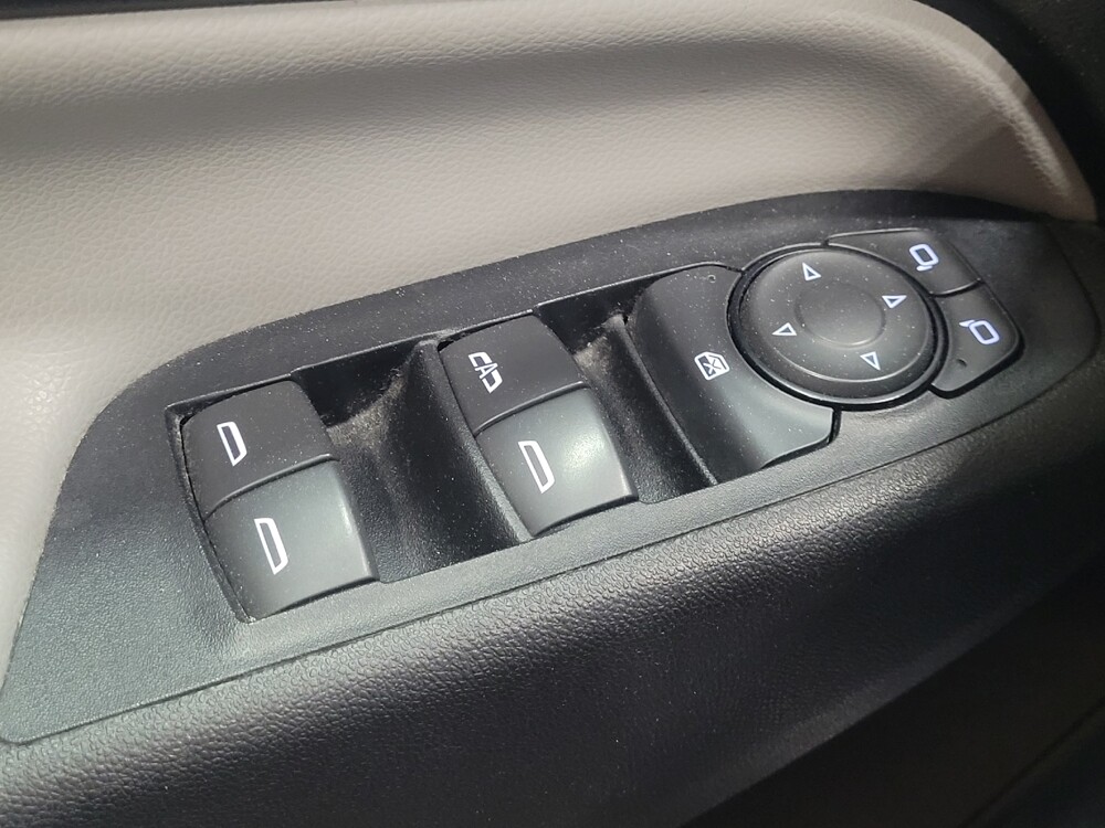 2018 Chevrolet Equinox in Temple Hills, MD 20746 - 18137998 27